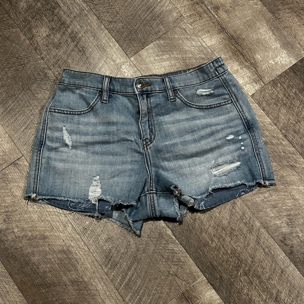 Aerie distressed Day Dreamer jean shorts, size small